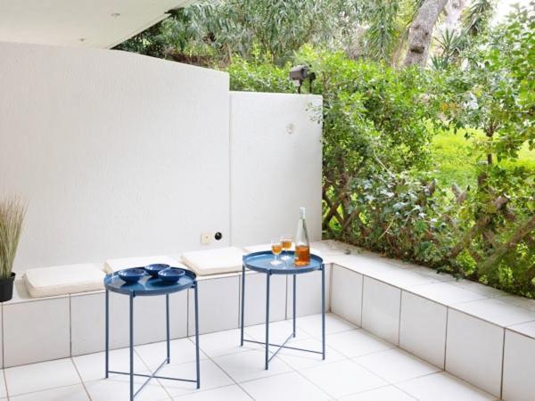 Vouliagmeni'S Secret Garden Near The Sea Apartment เอเธนส์ ภายนอก รูปภาพ